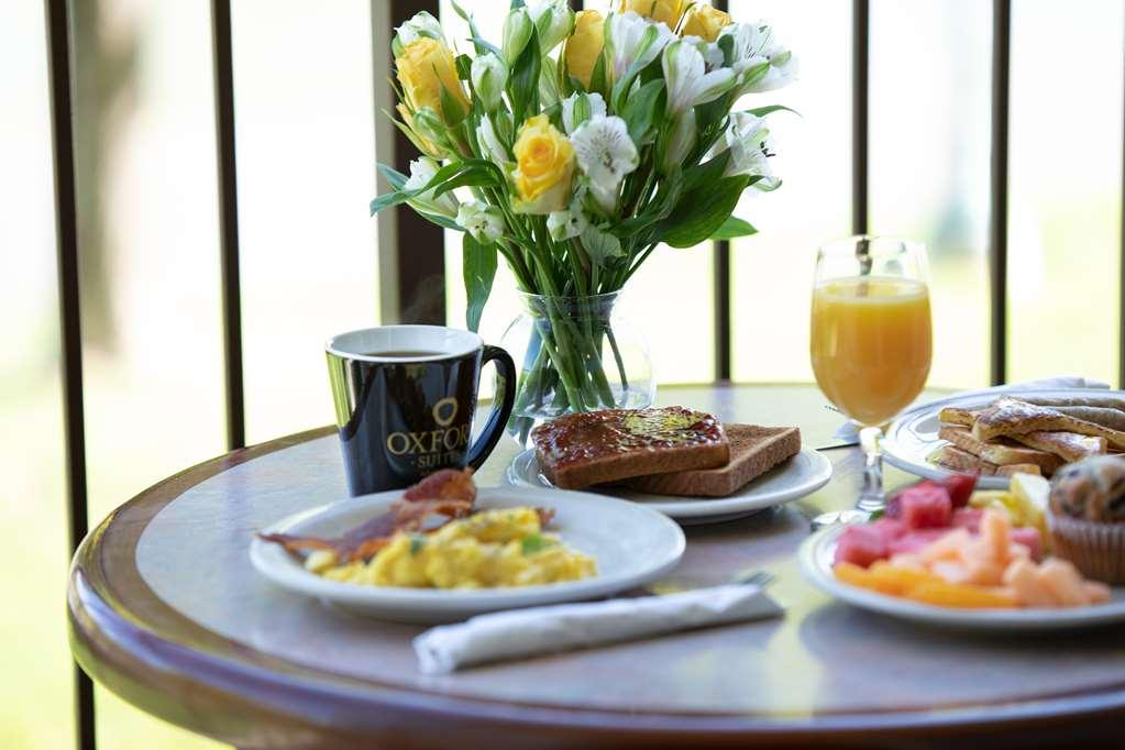 Oxford Suites Якима Ресторан фото
